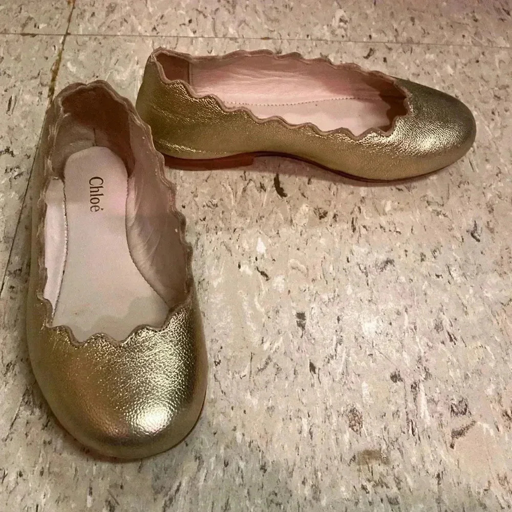 Girls CHLOE gold leather Lauren scallop ballerina flat shoe sz 25 US 8 euc